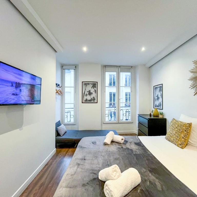 UrbanFlat 209 - Beautiful Studio in the center of Paris - Studio - 14