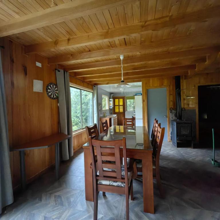 10 hectáreas de montaña con cabaña, senderos, saltos de agua y más - Three-Bedroom Chalet - 29