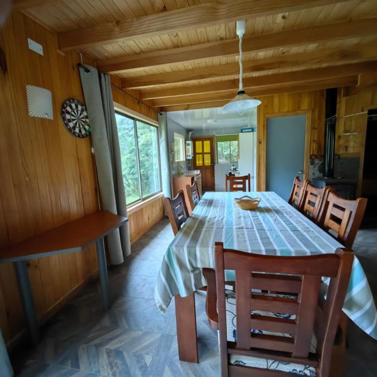 10 hectáreas de montaña con cabaña, senderos, saltos de agua y más - Three-Bedroom Chalet - 31