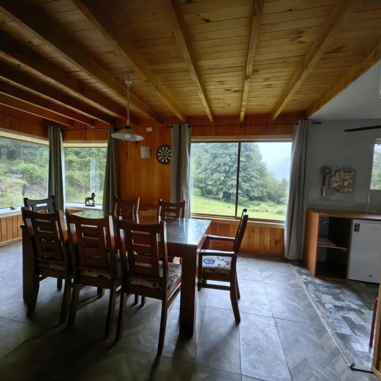 10 hectáreas de montaña con cabaña, senderos, saltos de agua y más - Three-Bedroom Chalet - 28