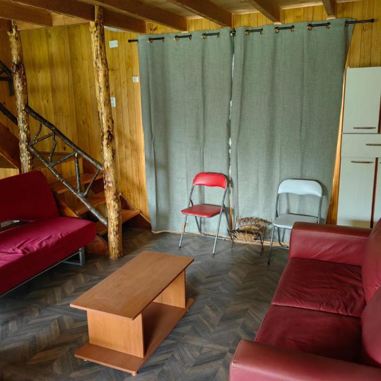 10 hectáreas de montaña con cabaña, senderos, saltos de agua y más - Three-Bedroom Chalet - 27
