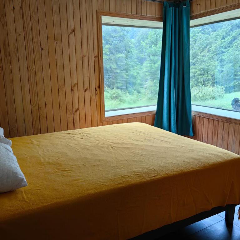 10 hectáreas de montaña con cabaña, senderos, saltos de agua y más - Three-Bedroom Chalet - 37