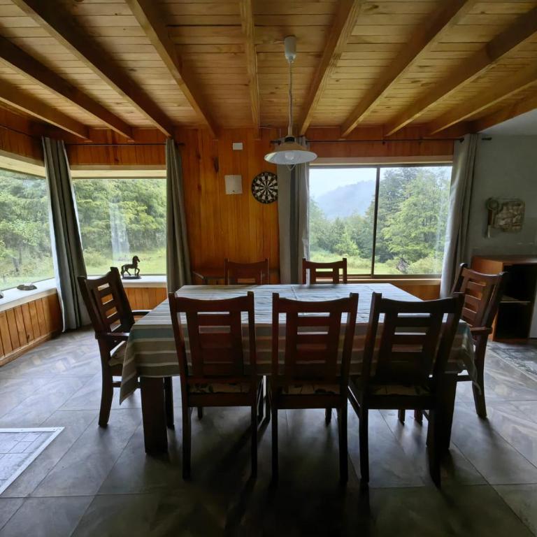 10 hectáreas de montaña con cabaña, senderos, saltos de agua y más - Three-Bedroom Chalet - 30