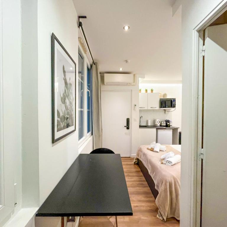 UrbanFlat 207 - Beautiful Studio in the center of Paris - Studio - 12