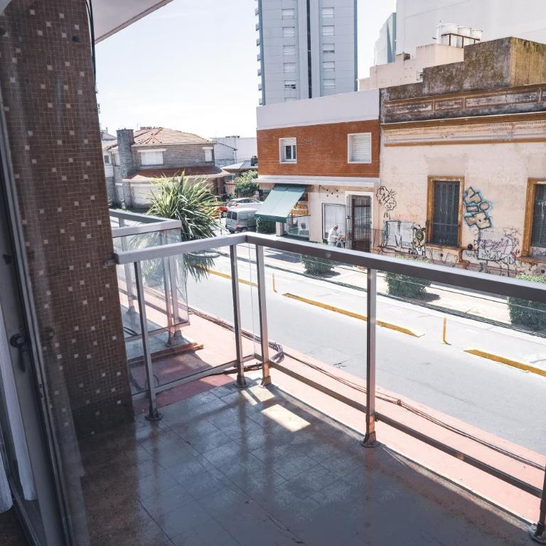 Check and Home - Mitre - 5 Huéspedes con Balcón a la Calle, Patio y Parrilla - Apartamento de 2 dormitorios - 13