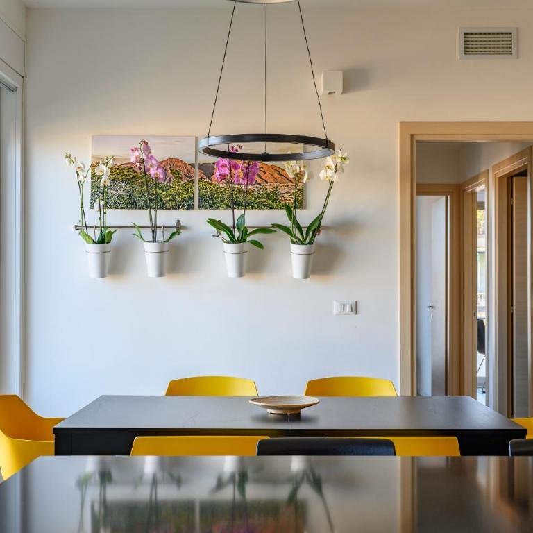 Marconi Skyline - Three-Bedroom Apartment - 18