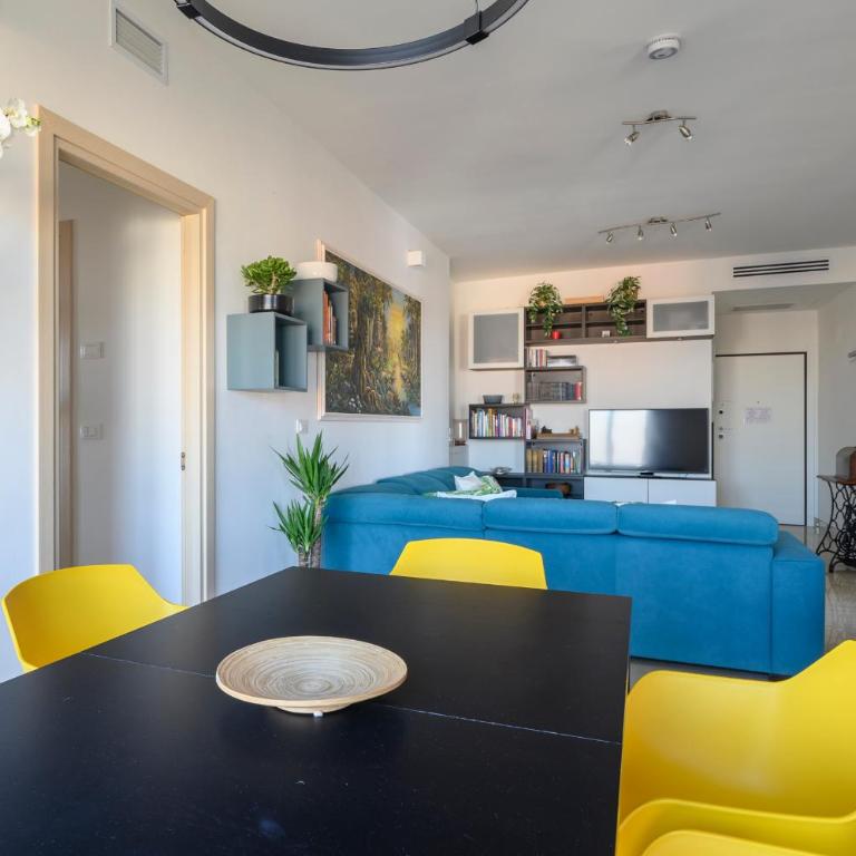 Marconi Skyline - Three-Bedroom Apartment - 20