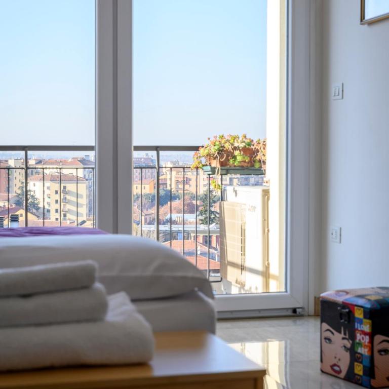 Marconi Skyline - Three-Bedroom Apartment - 39