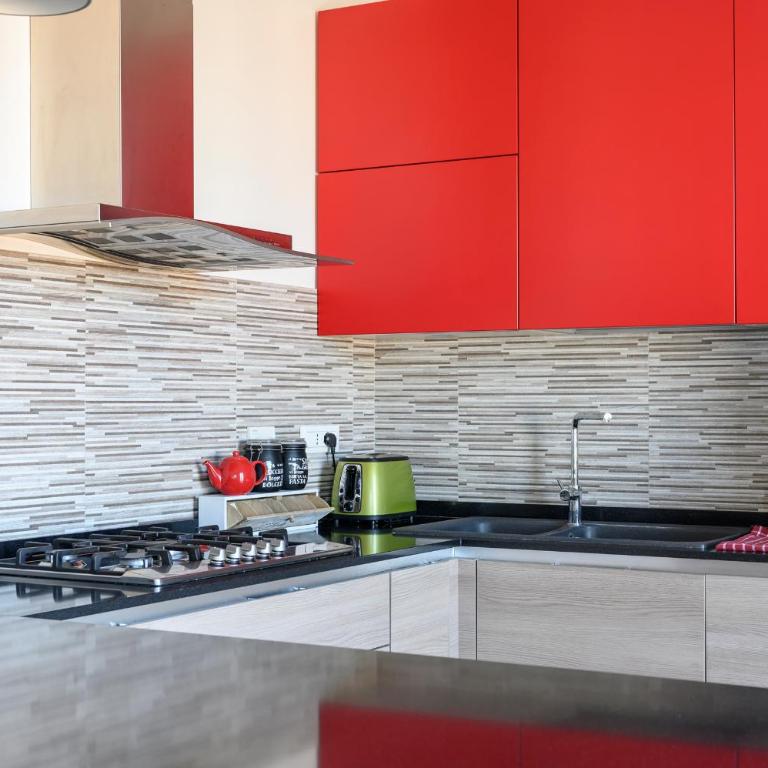 Marconi Skyline - Three-Bedroom Apartment - 15