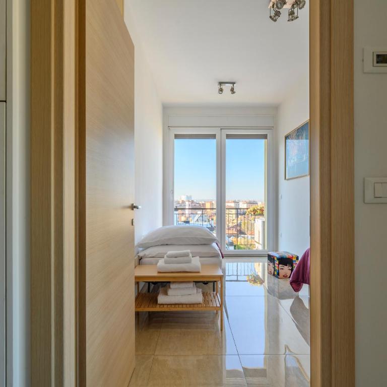 Marconi Skyline - Three-Bedroom Apartment - 37