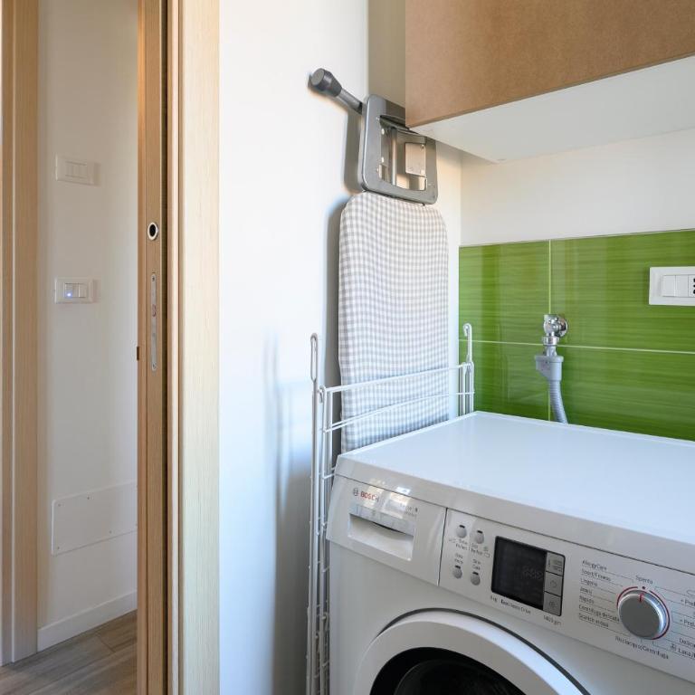 Marconi Skyline - Three-Bedroom Apartment - 43