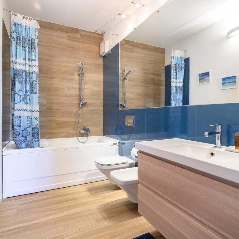 Marconi Skyline - Three-Bedroom Apartment - 46