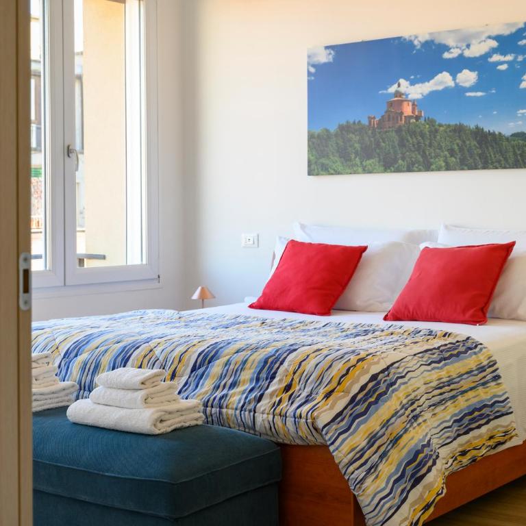 Marconi Skyline - Three-Bedroom Apartment - 27