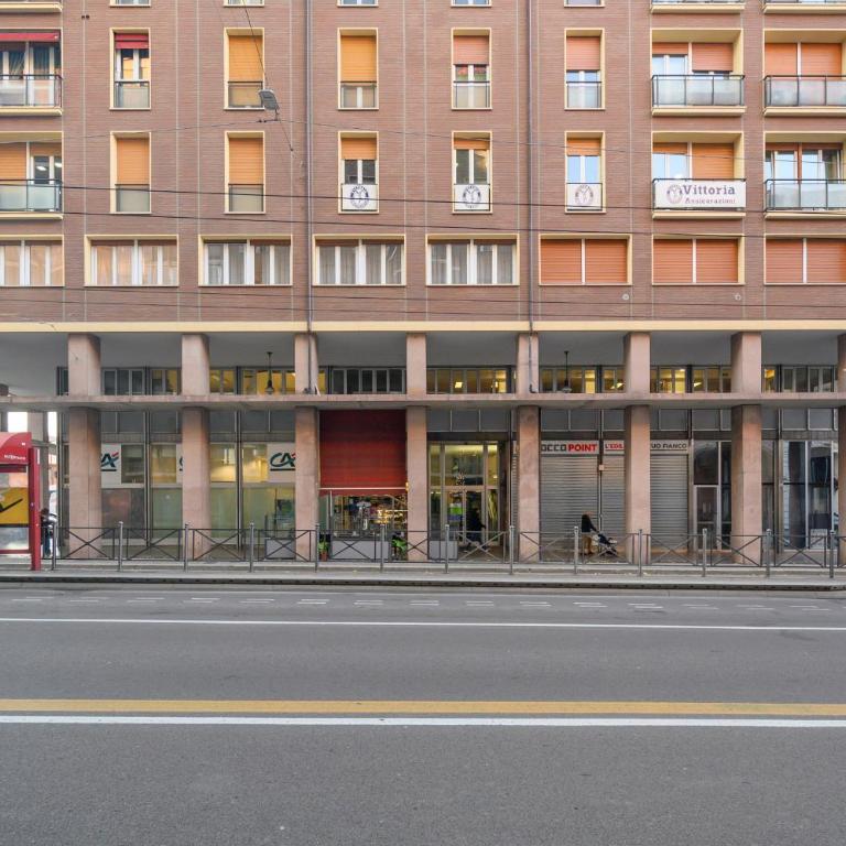 Marconi Skyline - Three-Bedroom Apartment - 55