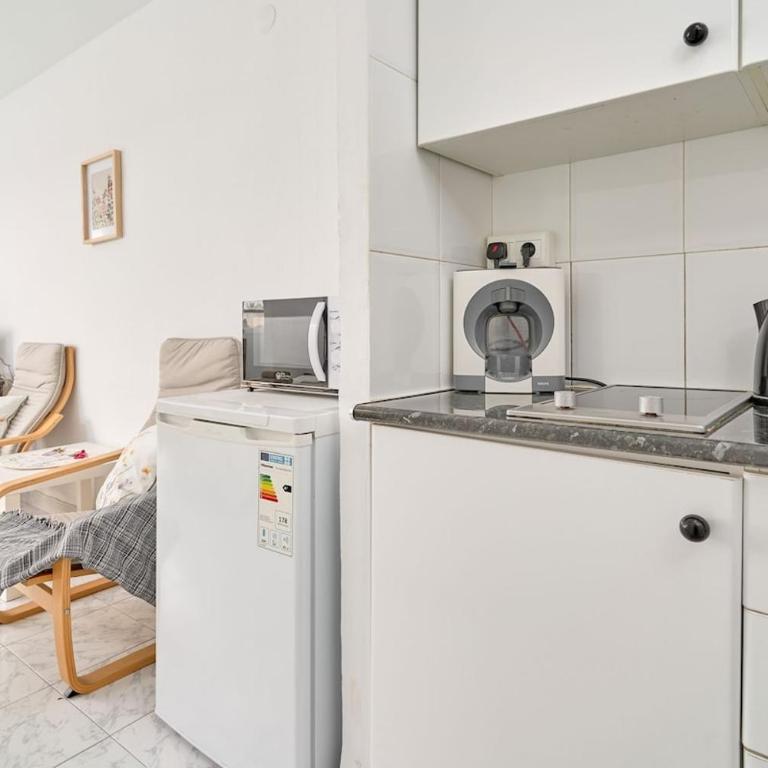 Comfortable Studio Apt Nerja - Apartamento de 1 dormitorio - 9