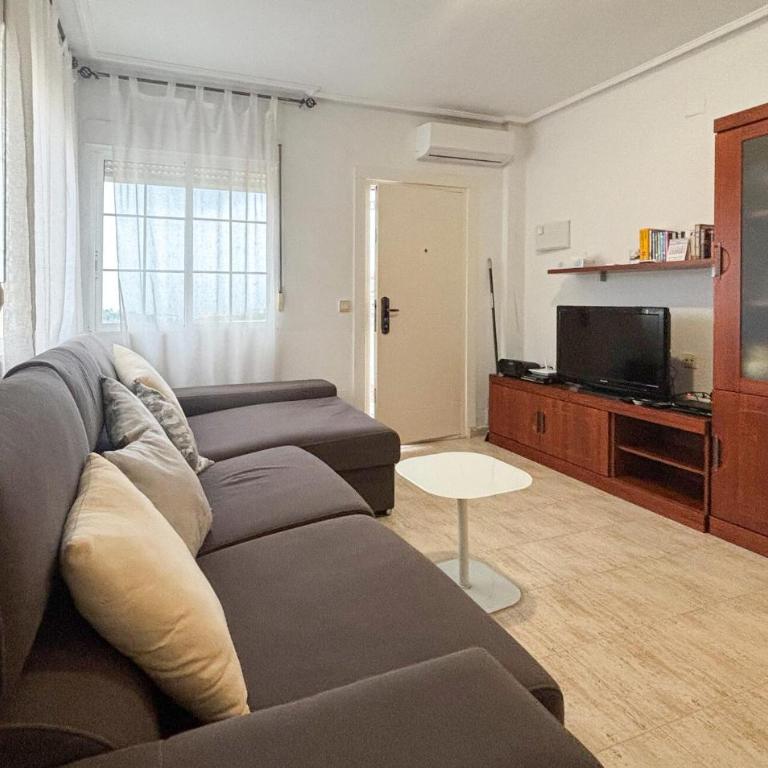 Cozy Home In Torrevieja With House Sea View - Casa de vacaciones de 2 dormitorios - 8