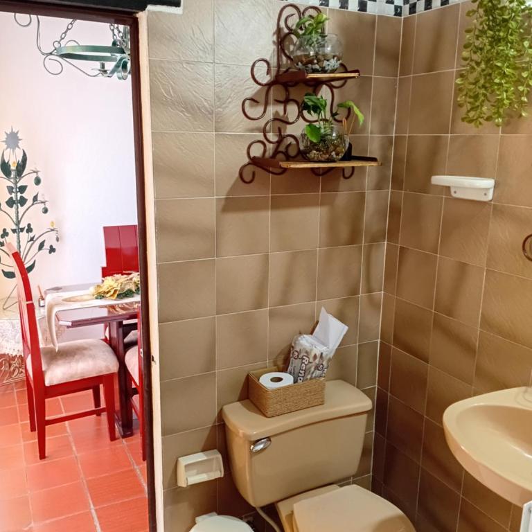 Aparta Hotel Eucalyptus - Basic Triple Room with Shared Bathroom - 6