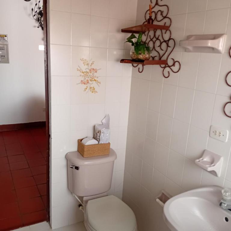 Aparta Hotel Eucalyptus - Triple Room with Shared Bathroom - 7