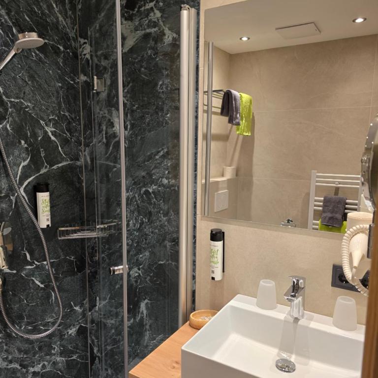 Wellness Pension Hollaus - Dreibettzimmer - 7