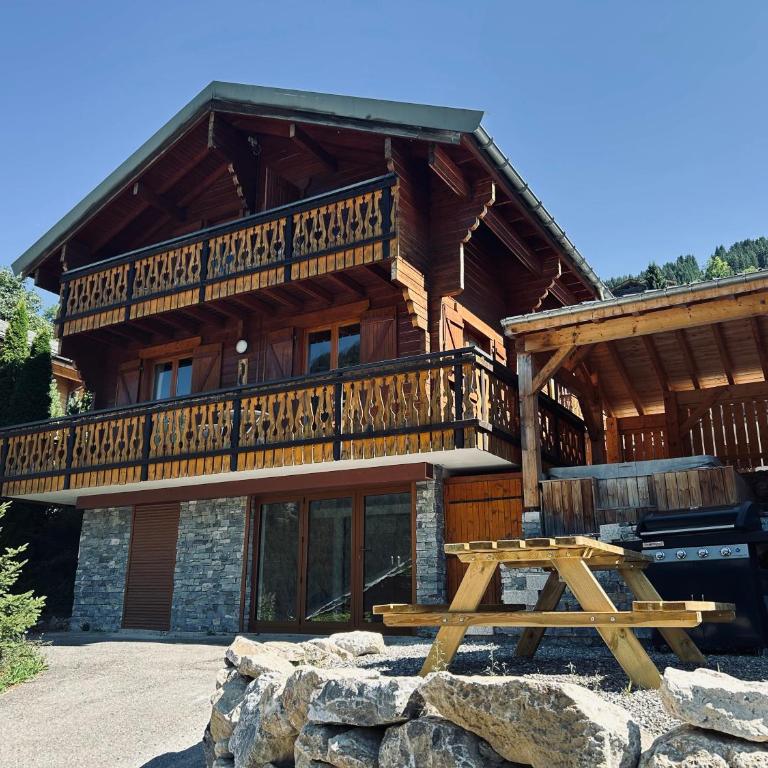 Chalet individuel 8 pers à Chatel Porte du soleil avec Jacuzzi exterieur - Chalet - 1