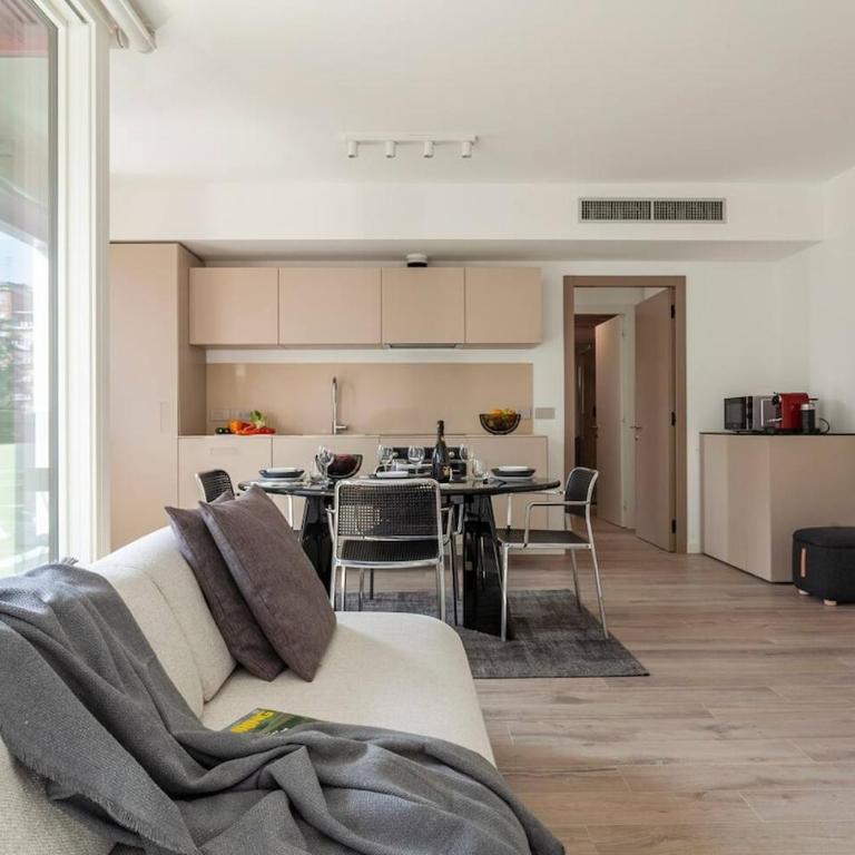 Luxury with Gym near CityLife Metro Portello - Appartamento con 1 Camera da Letto - 2