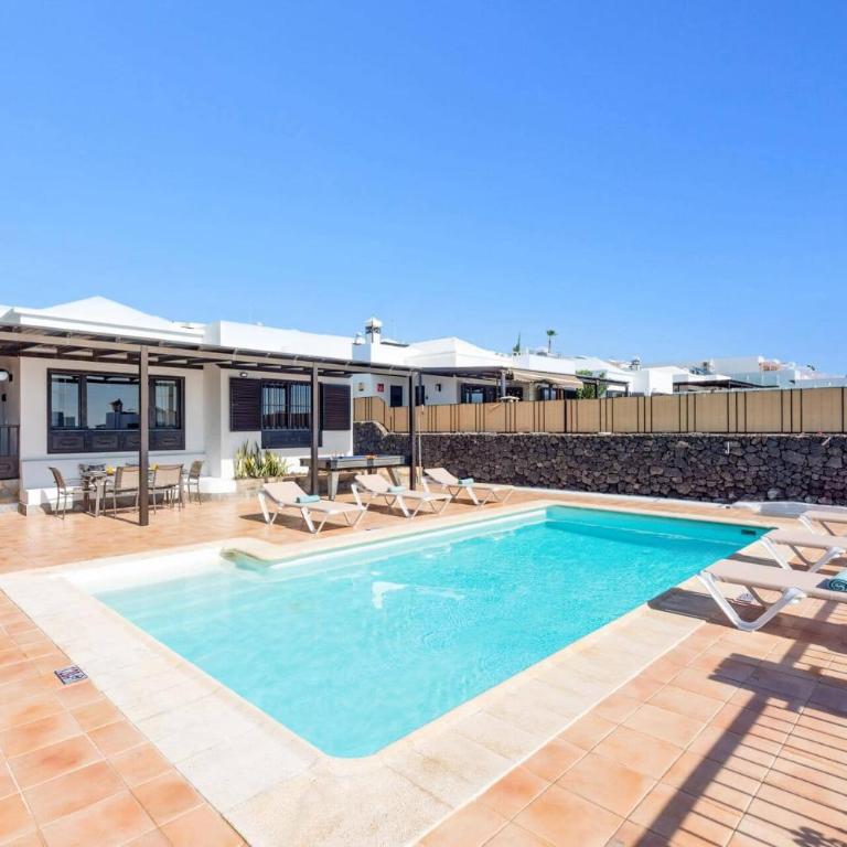 Villa Nazaret by Villa Plus - Villa - 1