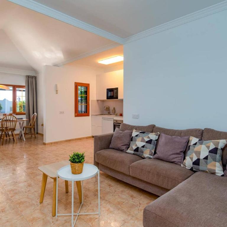 Villa Nazaret by Villa Plus - Villa - 4