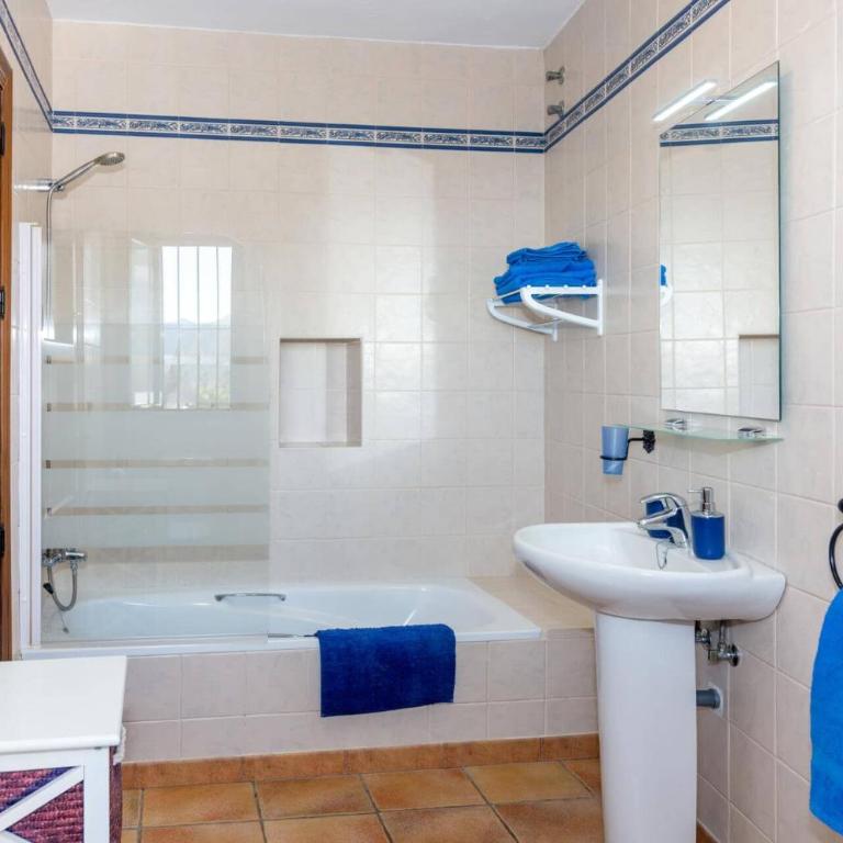 Villa Tamisa by Villa Plus - Villa - 18