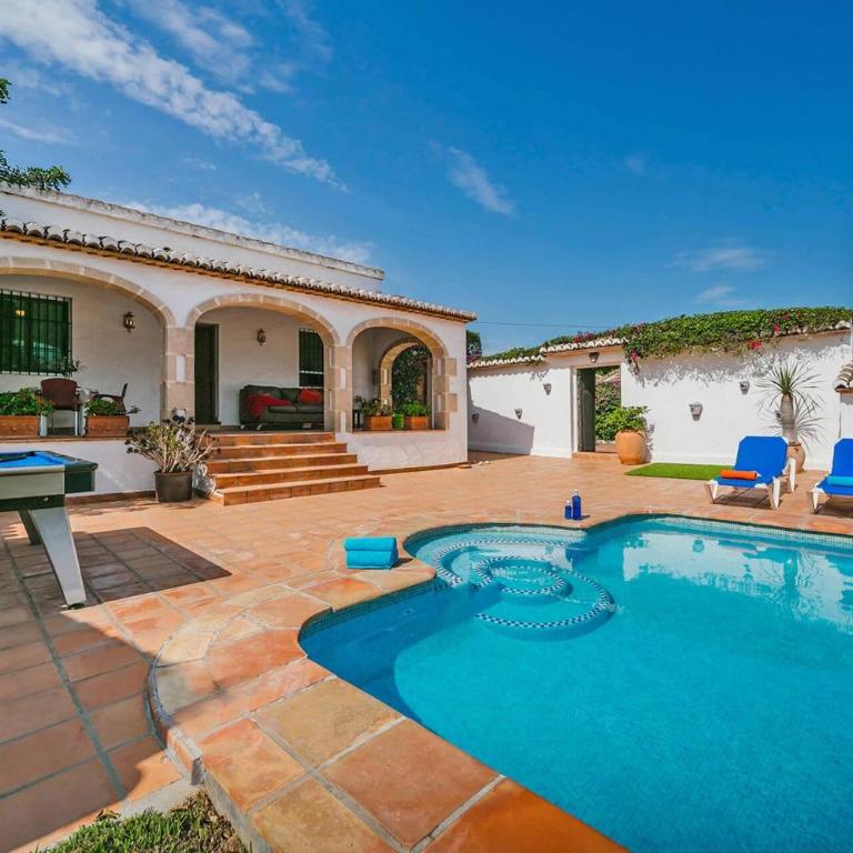 Villa Juniper by Villa Plus - Villa - 22