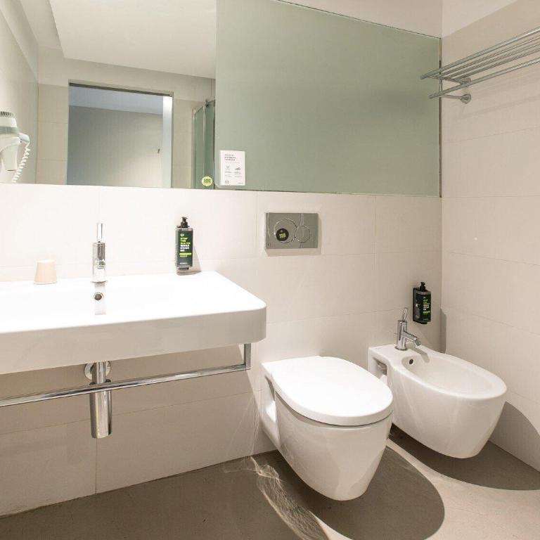 B&B Hotel Savona - Camera Doppia con Letti Singoli con Terrazza - 4