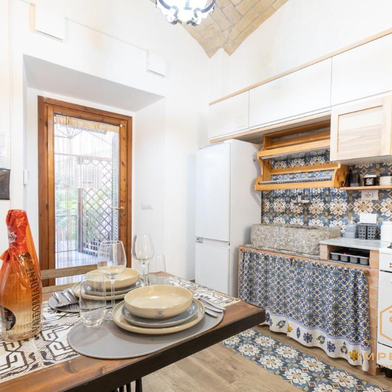 Imperium Residence - 100mt to metro, private Patio, A-C, 2-4 pax - Casa con 1 Camera da Letto - 17