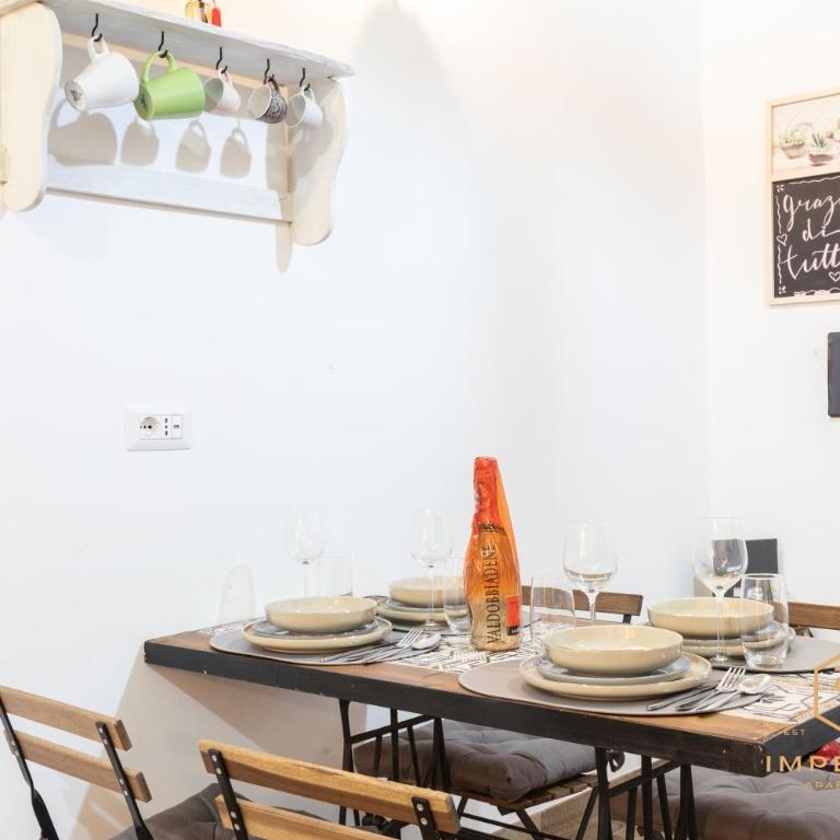 Imperium Residence - 100mt to metro, private Patio, A-C, 2-4 pax - Casa con 1 Camera da Letto - 18