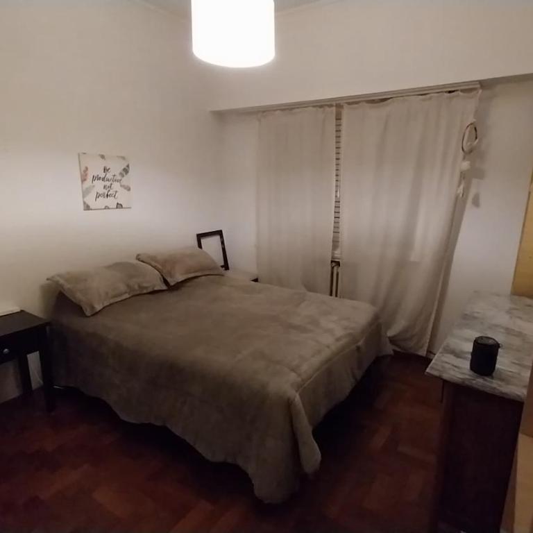 Depto centro 4 ambientes - Apartamento de 3 dormitorios - 2