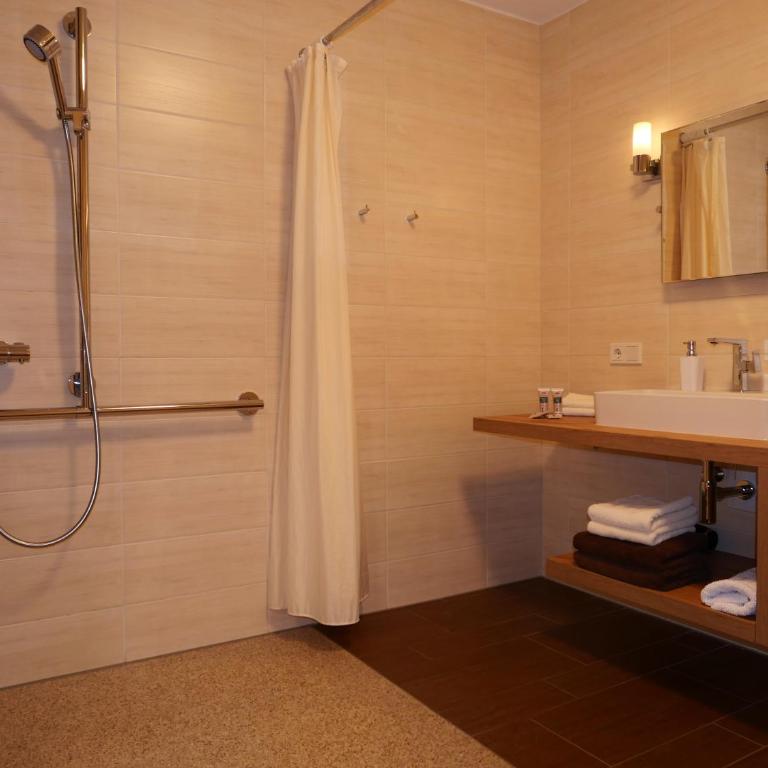 Landhaus Meine Auszeit - Deluxe Doppel-/Zweibettzimmer - 6