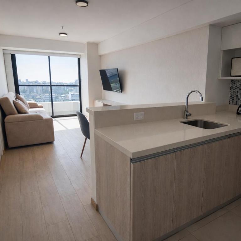 Modern Apartment with AC and Pool near Miraflores, Fast WiFi - One-Bedroom Apartment with City View - 21