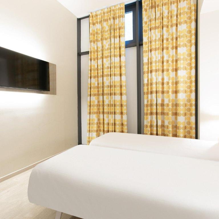 B&B Hotel Savona - Camera Economy Doppia con Letti Singoli - 4