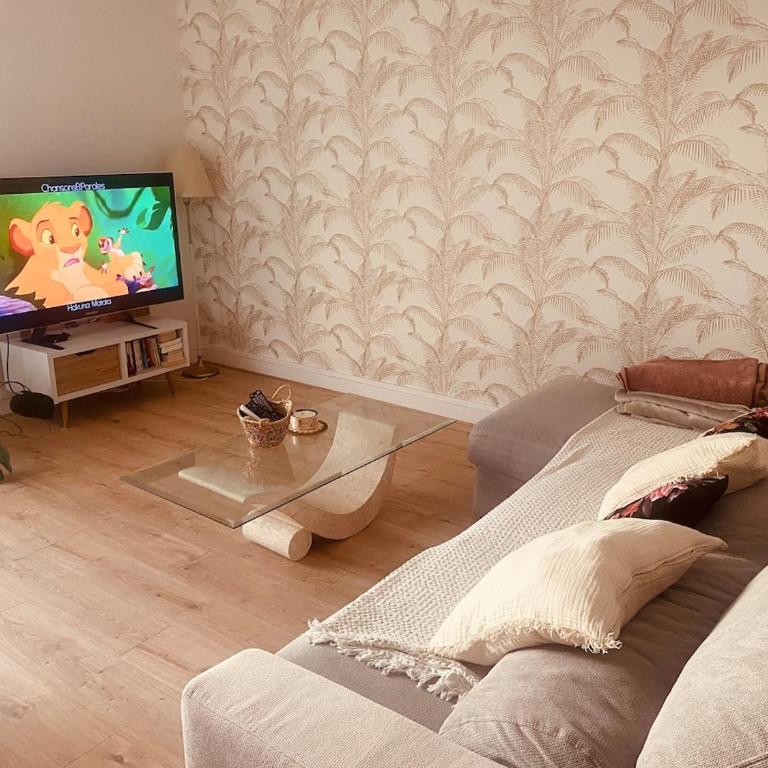 Cozy apartment near city center and train station - Two-Bedroom Apartment - 6
