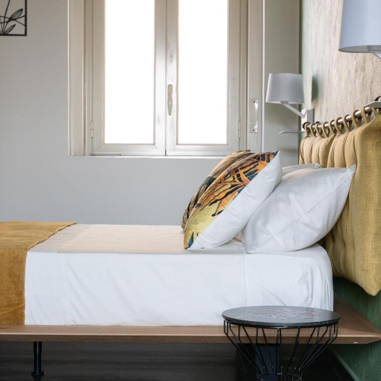 TAGA Rooms - Deluxe Double Room - 6