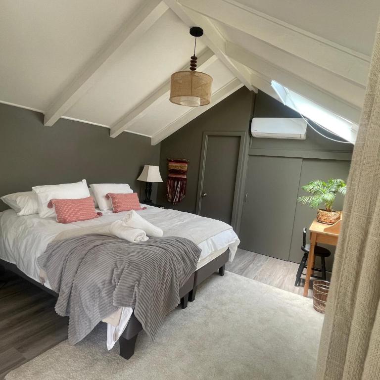 Wellnesshaus Bed and Breakfast - Double or Twin Room with Private Bathroom - 5