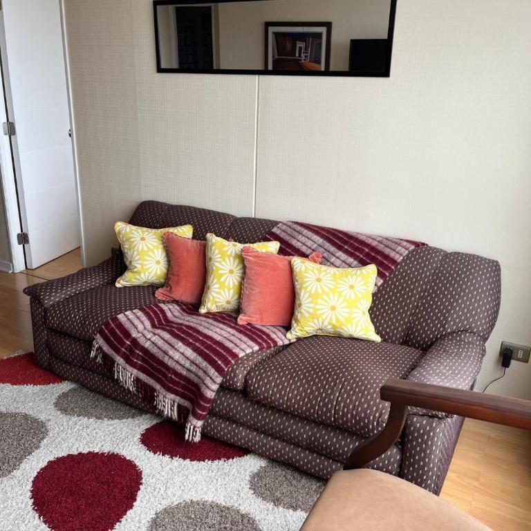 Departamento a pasos del centro y estacionamiento incluido - Apartamento de 2 dormitorios - 12