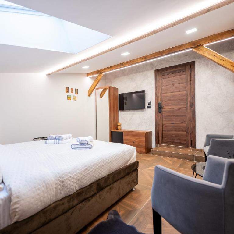 Stella Di Notte City Center Studios - Studio with Spa Bath - 1