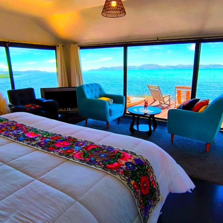 Uros Killa Lodge - Double Room with Lake View - 1