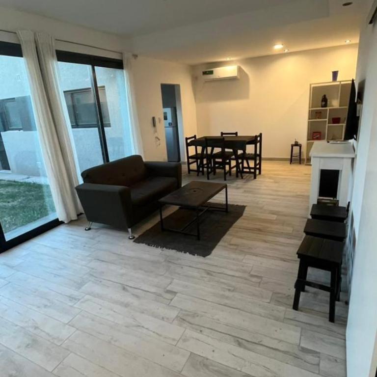 Dúplex con Garage Esperanza - Two-Bedroom House - 11