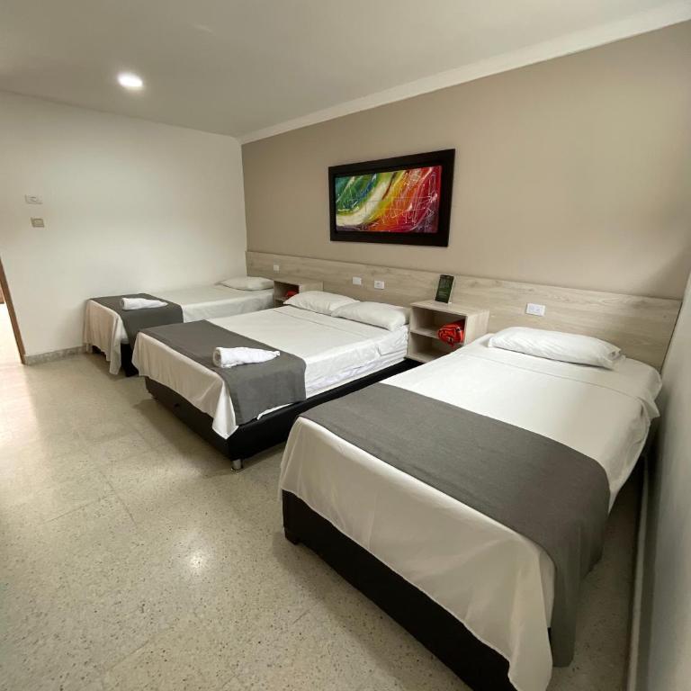 Hotel Ancor - Habitación Cuádruple Estándar - 4