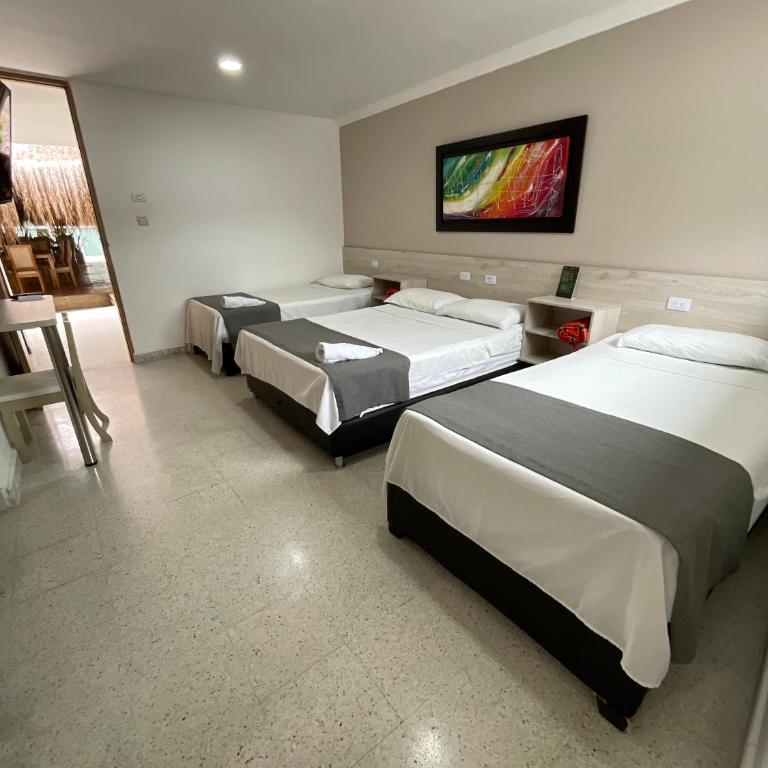 Hotel Ancor - Habitación Cuádruple Superior - 5