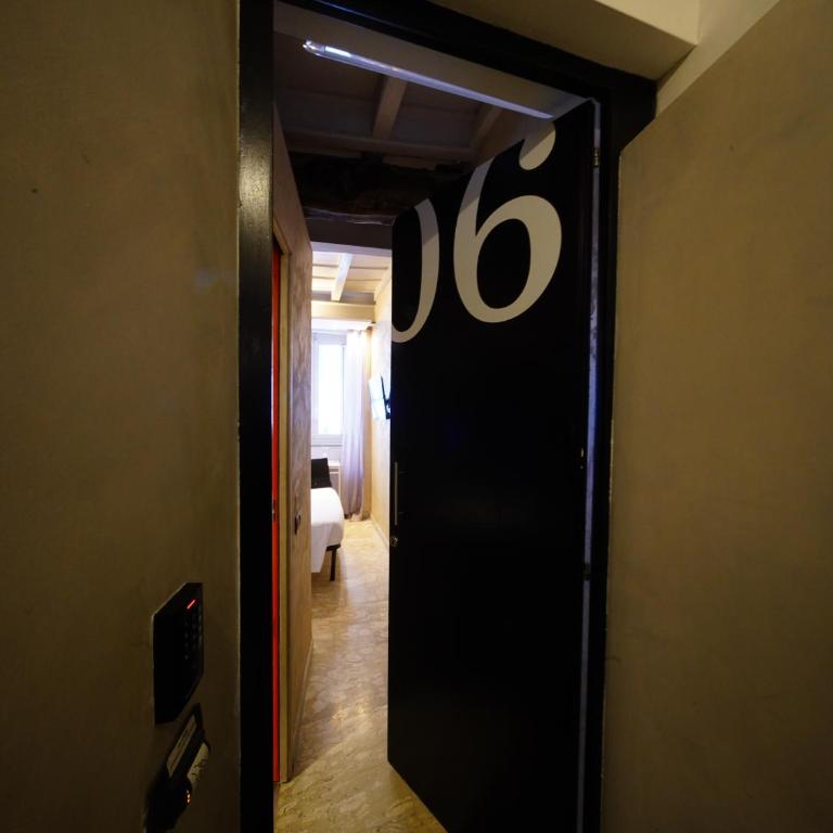 Nerva Accommodation SUBURRA - Camera Matrimoniale con Bagno Privato - 1