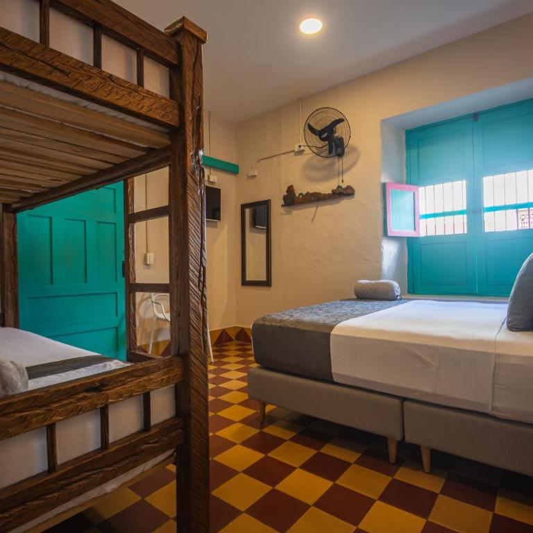 CASA HOTEL LAS HORTENSIAS - Quadruple Room with Private Bathroom - 11