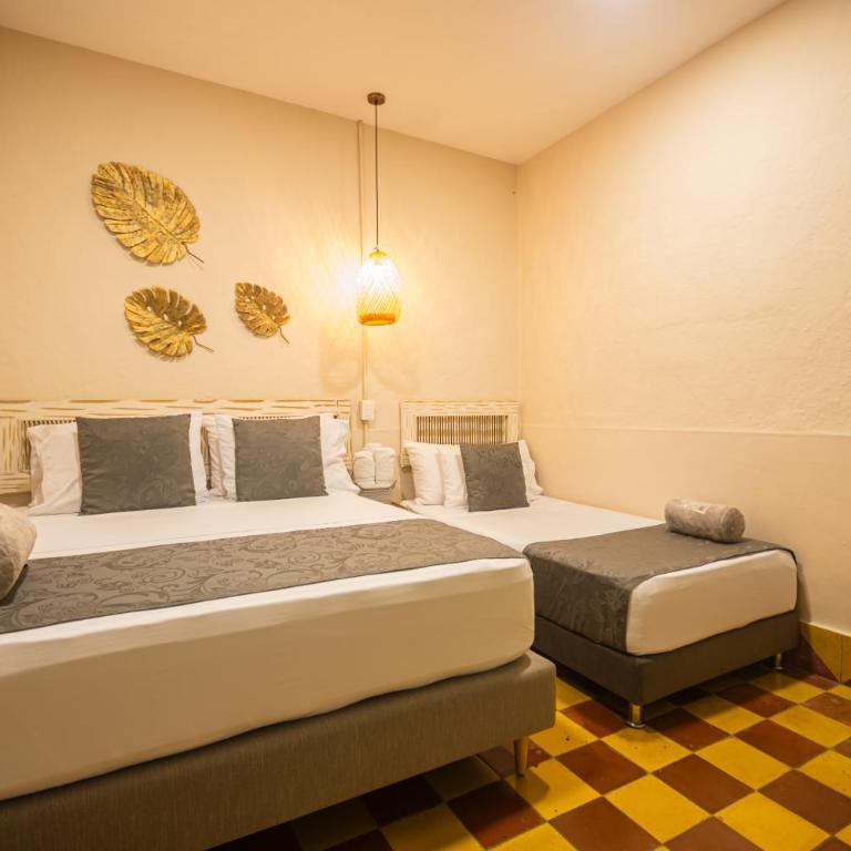 CASA HOTEL LAS HORTENSIAS - Classic Triple Room - 12