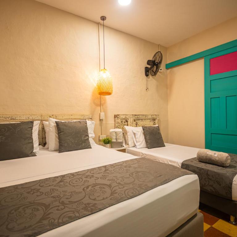 CASA HOTEL LAS HORTENSIAS - Triple Room with Private Bathroom - 8