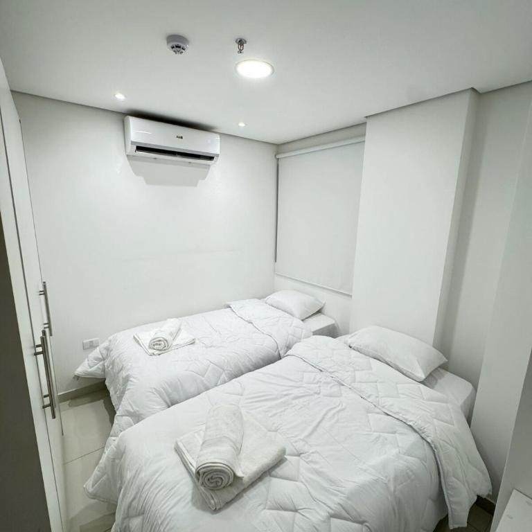 Depto Premium con piscina y cochera a 1 cuadra Shopping del Sol - Two-Bedroom Apartment - 25